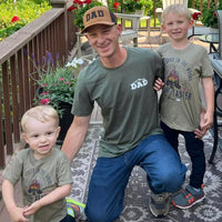 Dad w/ Mountains - Mountain Scene (pf&b) - Unisex Tee