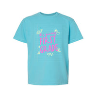 It's Giving (Choose Your Grade) - YOUTH Comfort Colors Tee