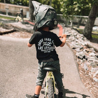 APEX LIVE FAST TEE - BLACK