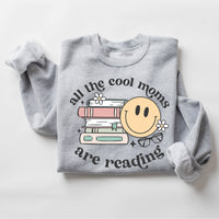 All The Cool Moms Are Reading - Basic Fleece
